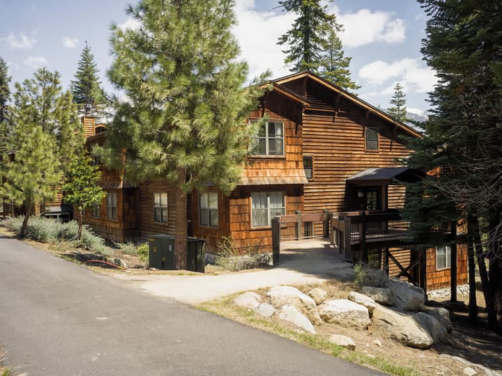 Wuksachi Lodge