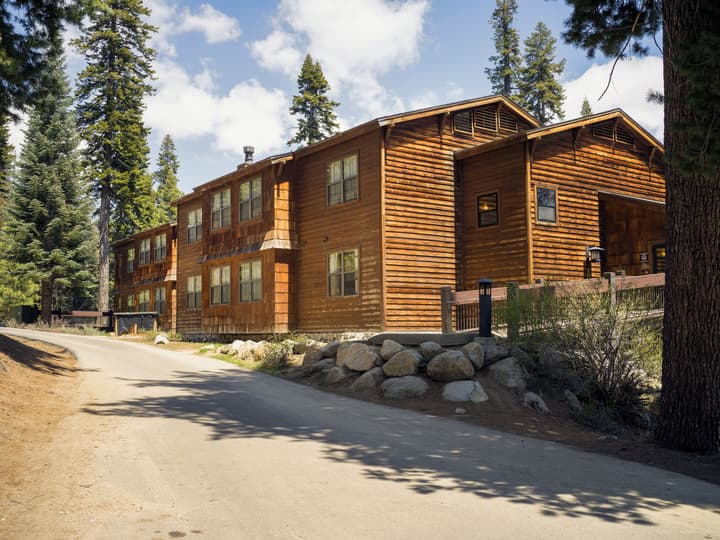 Wuksachi Lodge