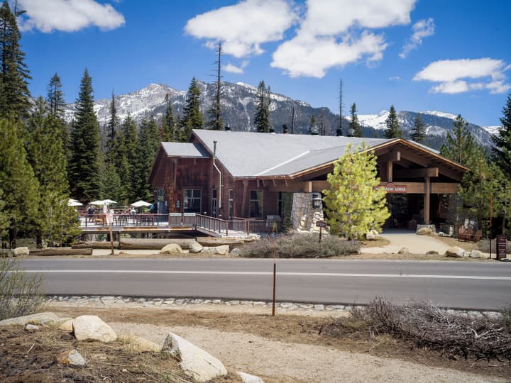 Wuksachi Lodge