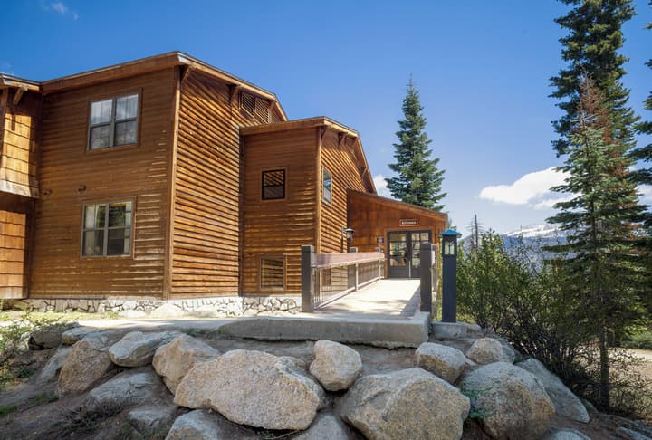 Wuksachi Lodge
