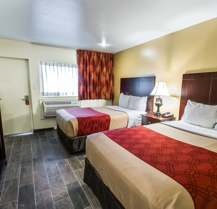 Econo Lodge Cocoa Beach - near the Port