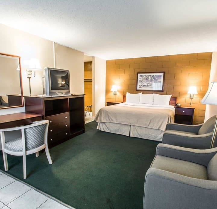 Econo Lodge Cocoa Beach - near the Port