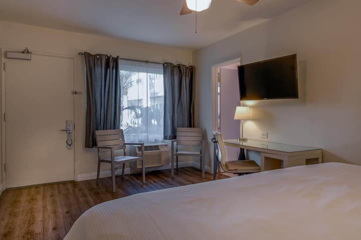 Bayside Hotel