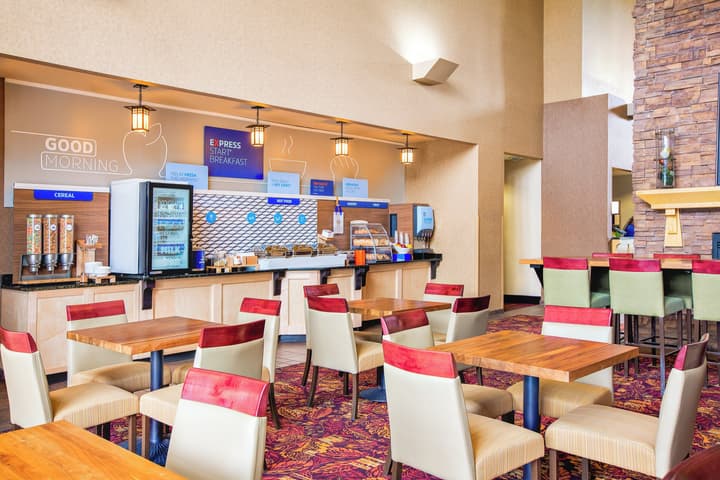 Holiday Inn Express & Suites Gillette by IHG