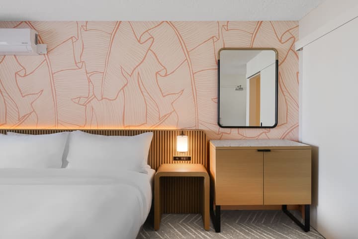 The Ambassador Hotel of Waikiki, Tapestry Collection by Hilton