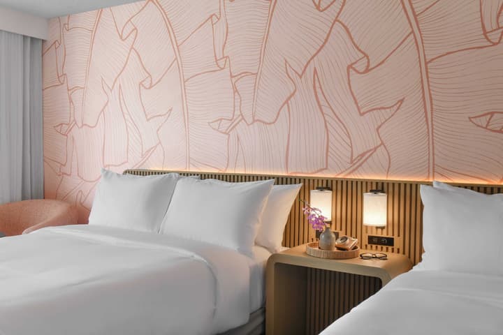 The Ambassador Hotel of Waikiki, Tapestry Collection by Hilton