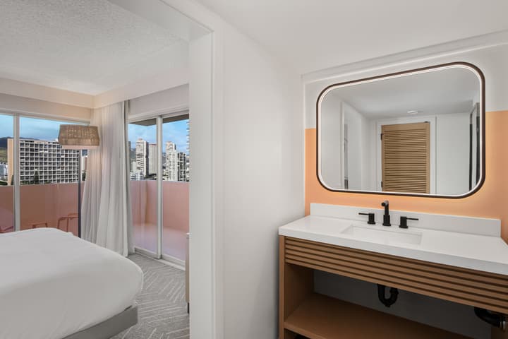 The Ambassador Hotel of Waikiki, Tapestry Collection by Hilton