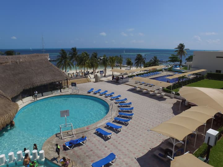 Aquamarina Beach Hotel