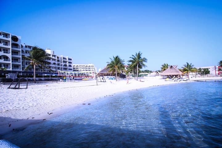 Aquamarina Beach Hotel