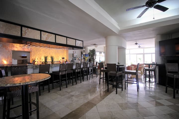 Aquamarina Beach Hotel