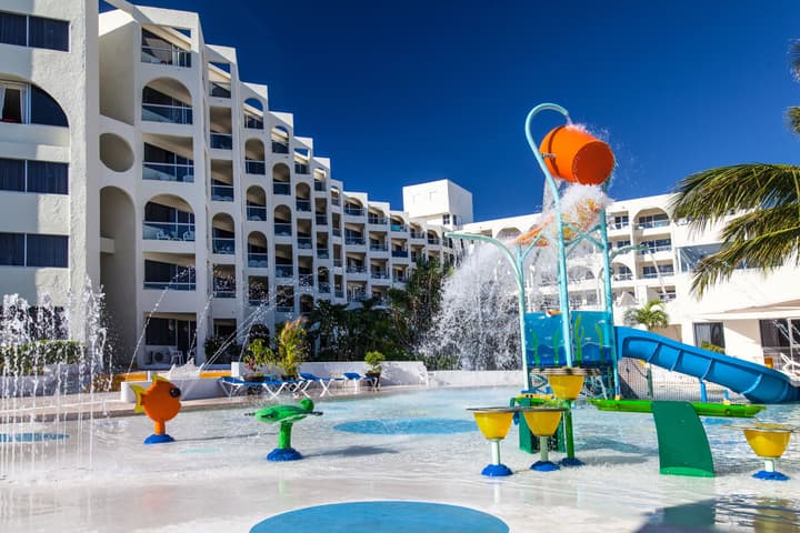 Aquamarina Beach Hotel