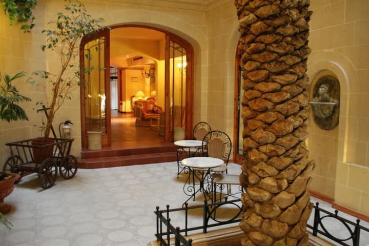 Saint Patrick's Hotel