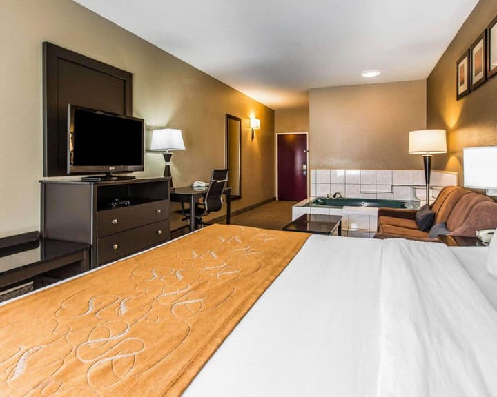 Comfort Suites Bakersfield