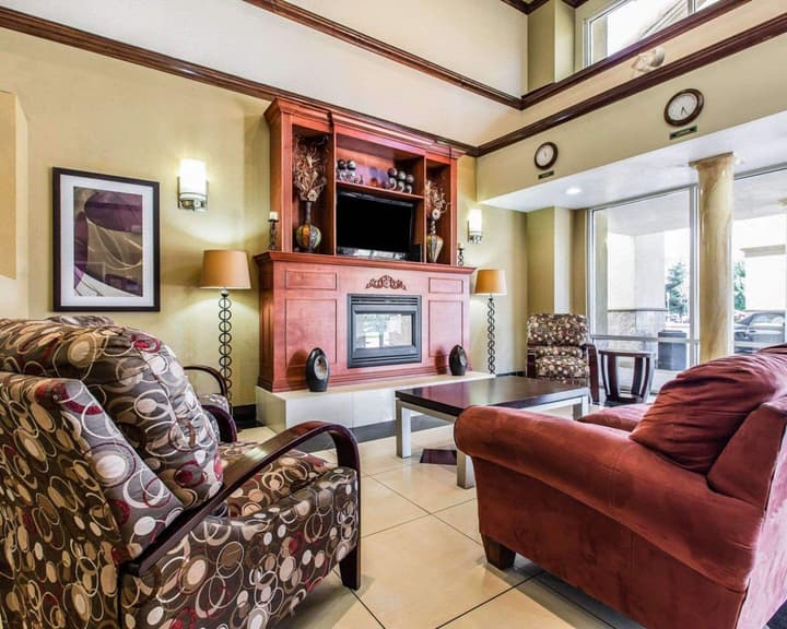 Comfort Suites Bakersfield