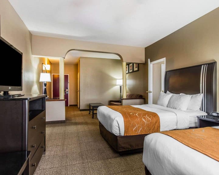 Comfort Suites Bakersfield