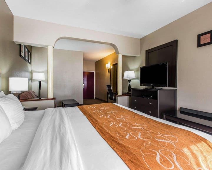 Comfort Suites Bakersfield