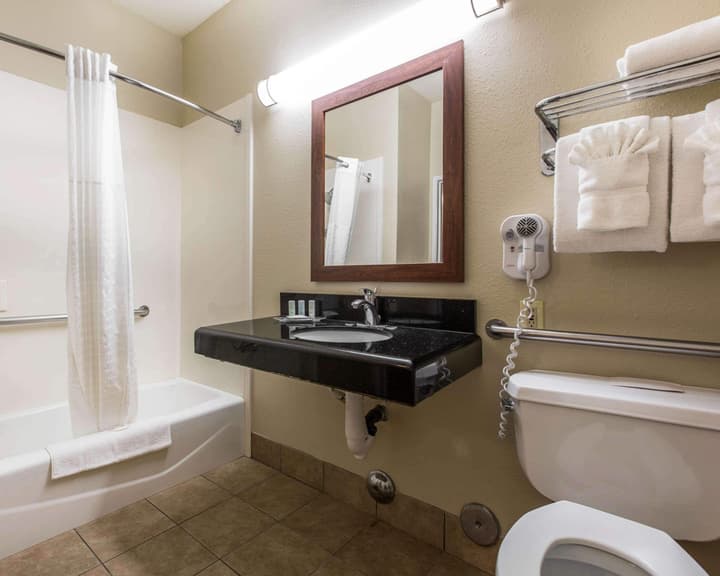 Comfort Suites Bakersfield