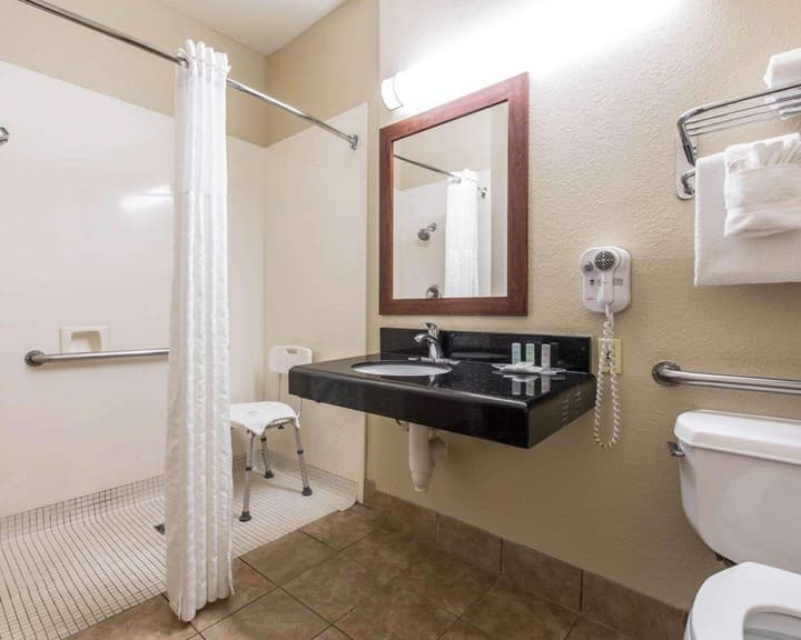 Comfort Suites Bakersfield