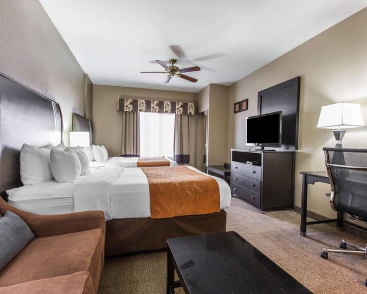 Comfort Suites Bakersfield