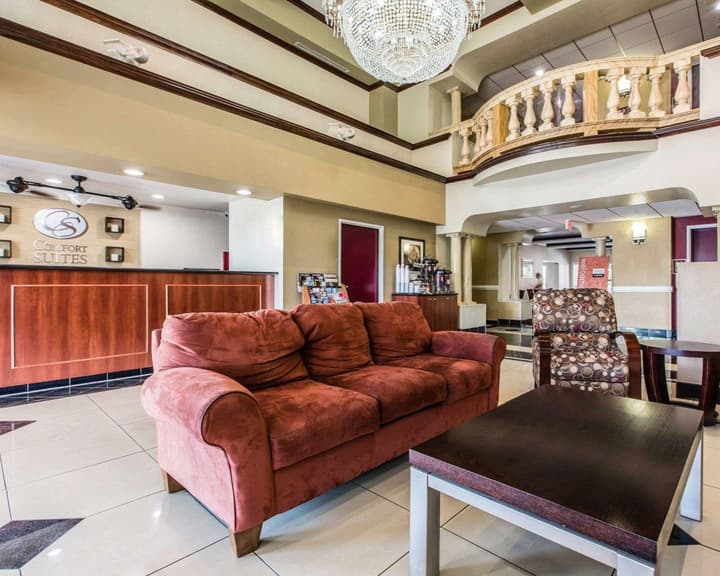 Comfort Suites Bakersfield