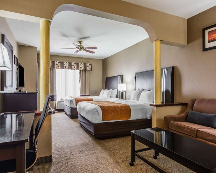 Comfort Suites Bakersfield