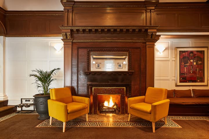 Alexander Inn