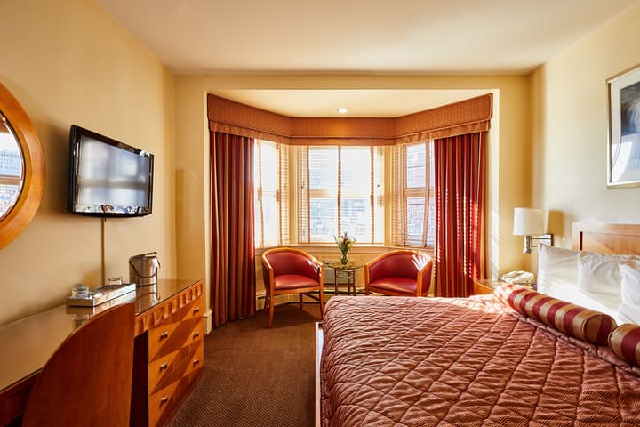 Alexander Inn