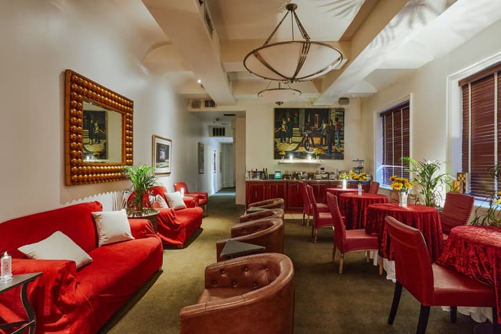 Alexander Inn