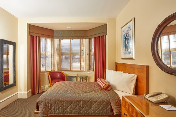 Alexander Inn
