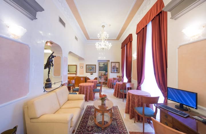 Strozzi Palace Hotel