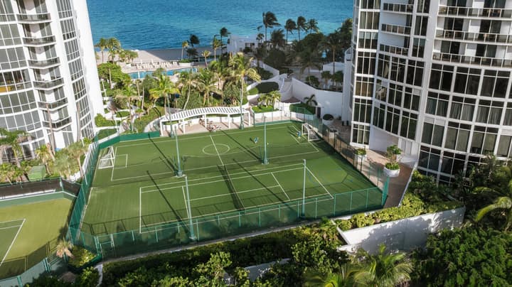 Trump International Beach Resort