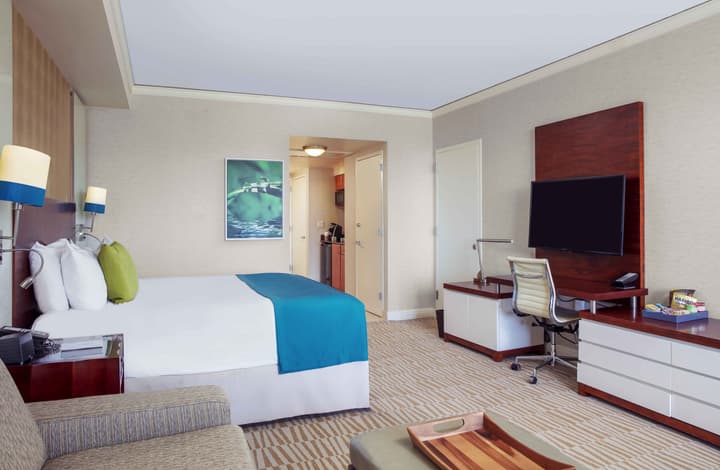 Trump International Beach Resort