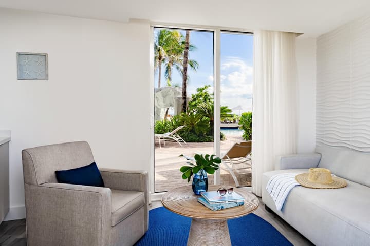 Trump International Beach Resort