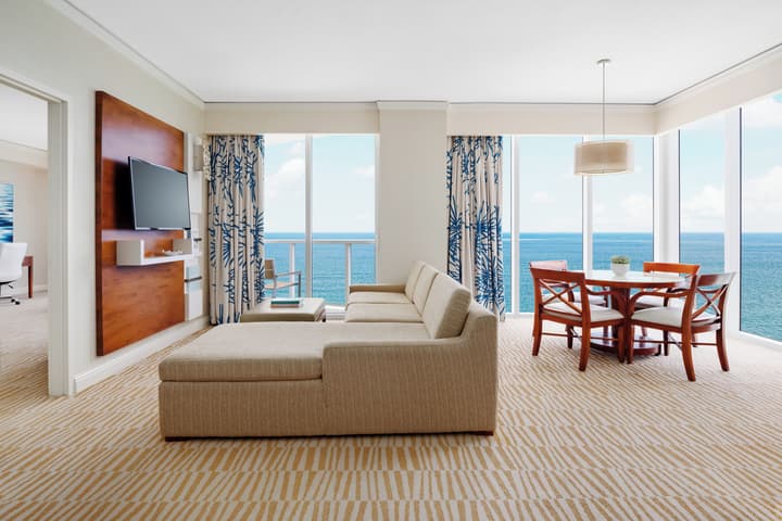Trump International Beach Resort