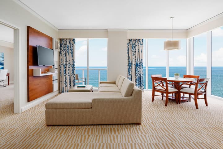 Trump International Beach Resort
