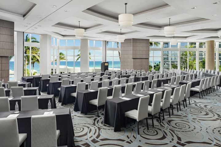 Trump International Beach Resort