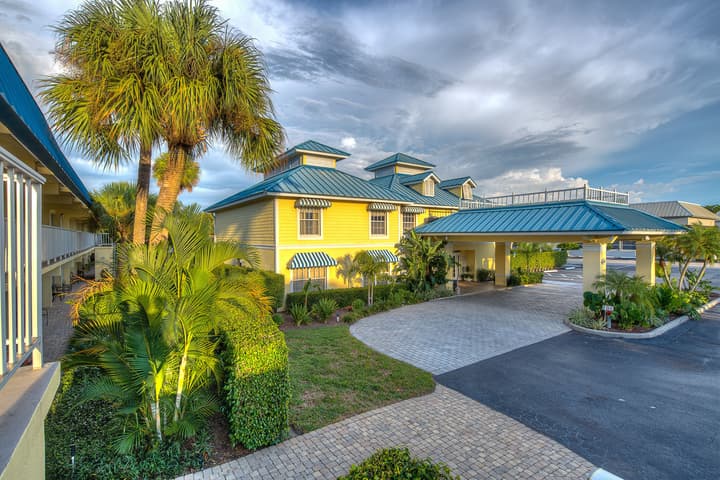 Naples Garden Inn