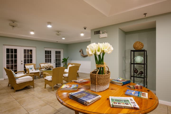 Naples Garden Inn