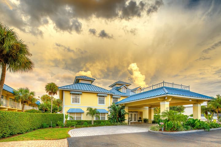 Naples Garden Inn