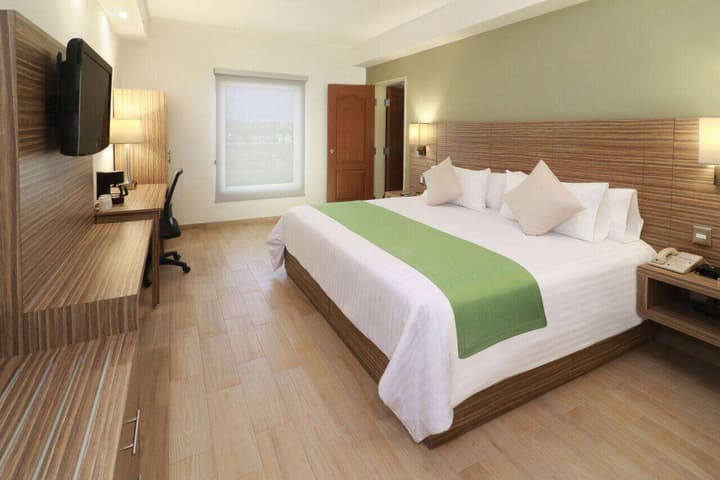 Wyndham Garden Monterrey Valle Real