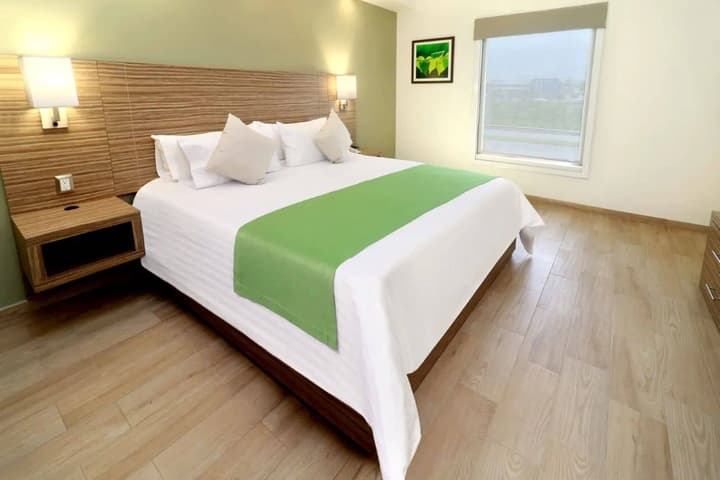 Wyndham Garden Monterrey Valle Real