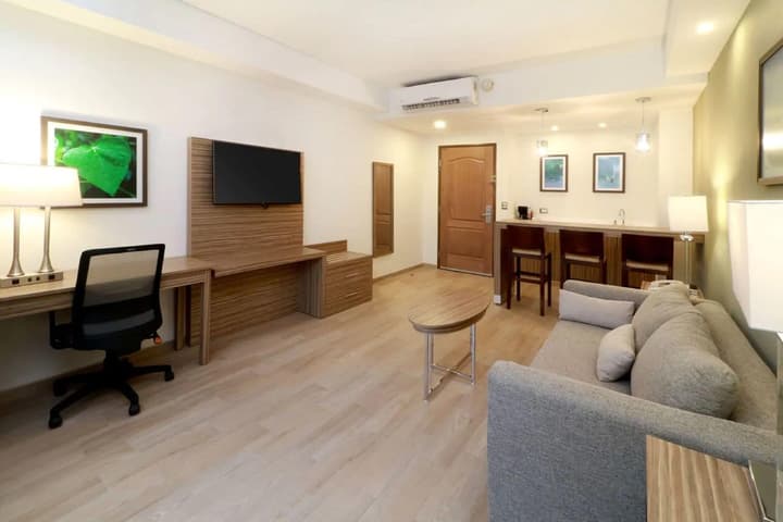 Wyndham Garden Monterrey Valle Real