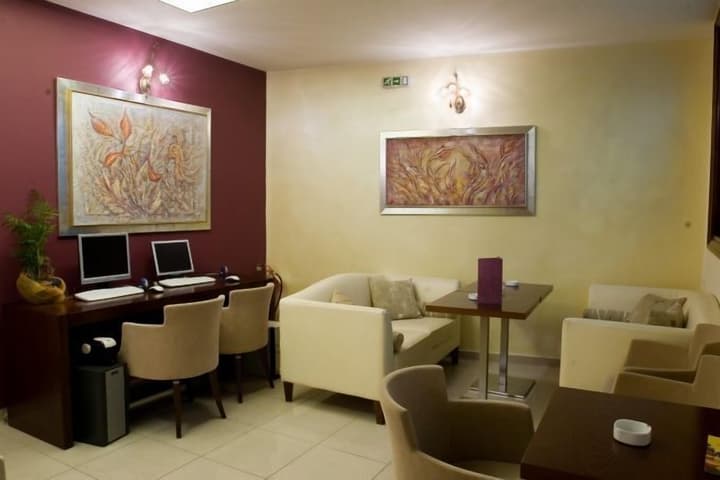 Crystal City Hotel