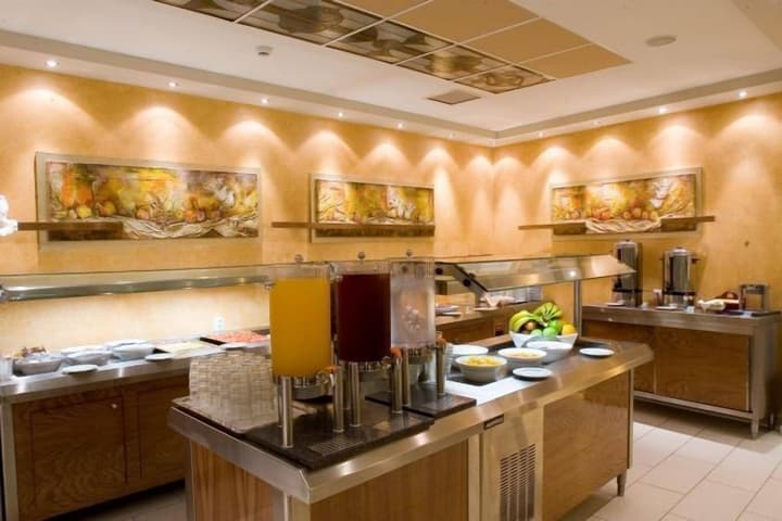 Crystal City Hotel