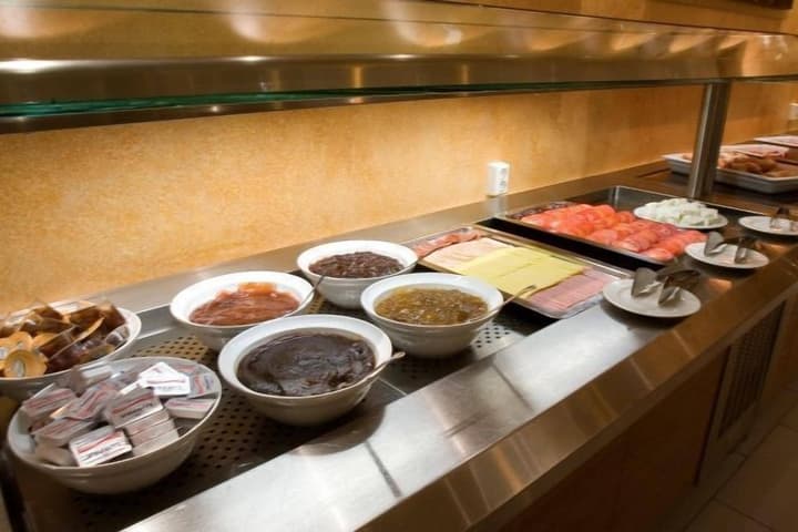 Crystal City Hotel