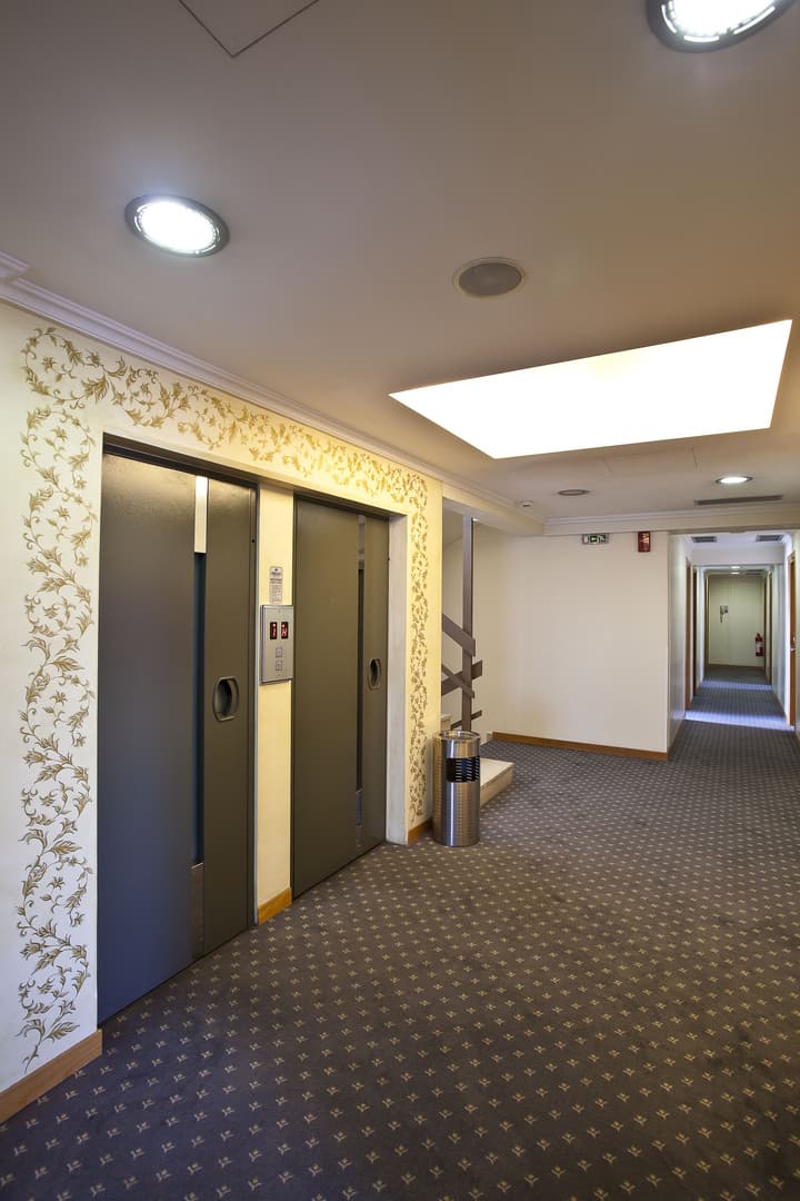 Crystal City Hotel