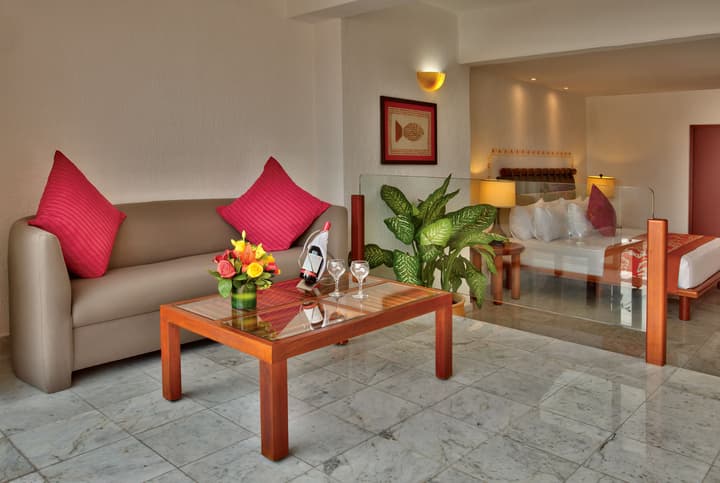 Las Brisas Huatulco – All Inclusive