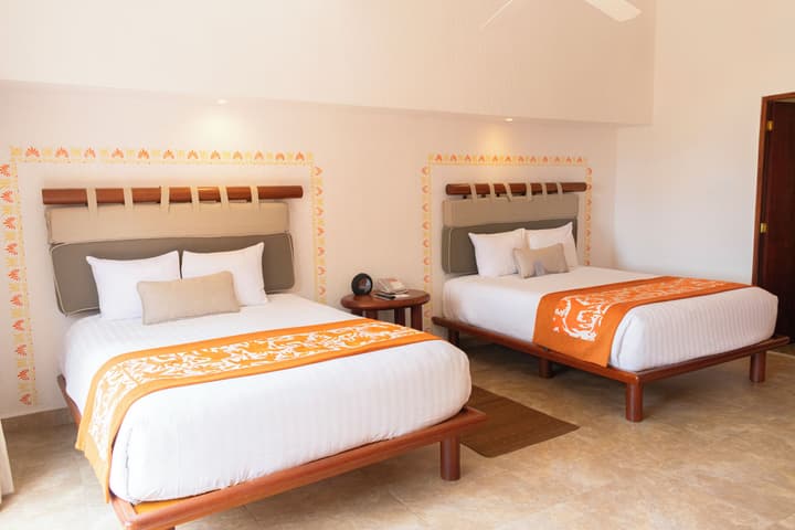 Las Brisas Huatulco – All Inclusive