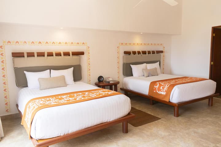 Las Brisas Huatulco – All Inclusive