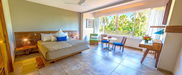 Las Brisas Huatulco – All Inclusive